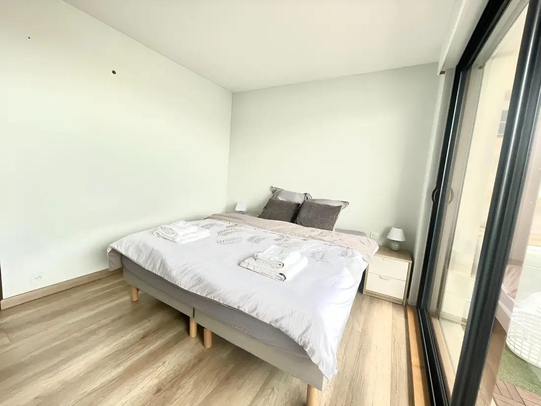 Chambre 2 avec lit queen size